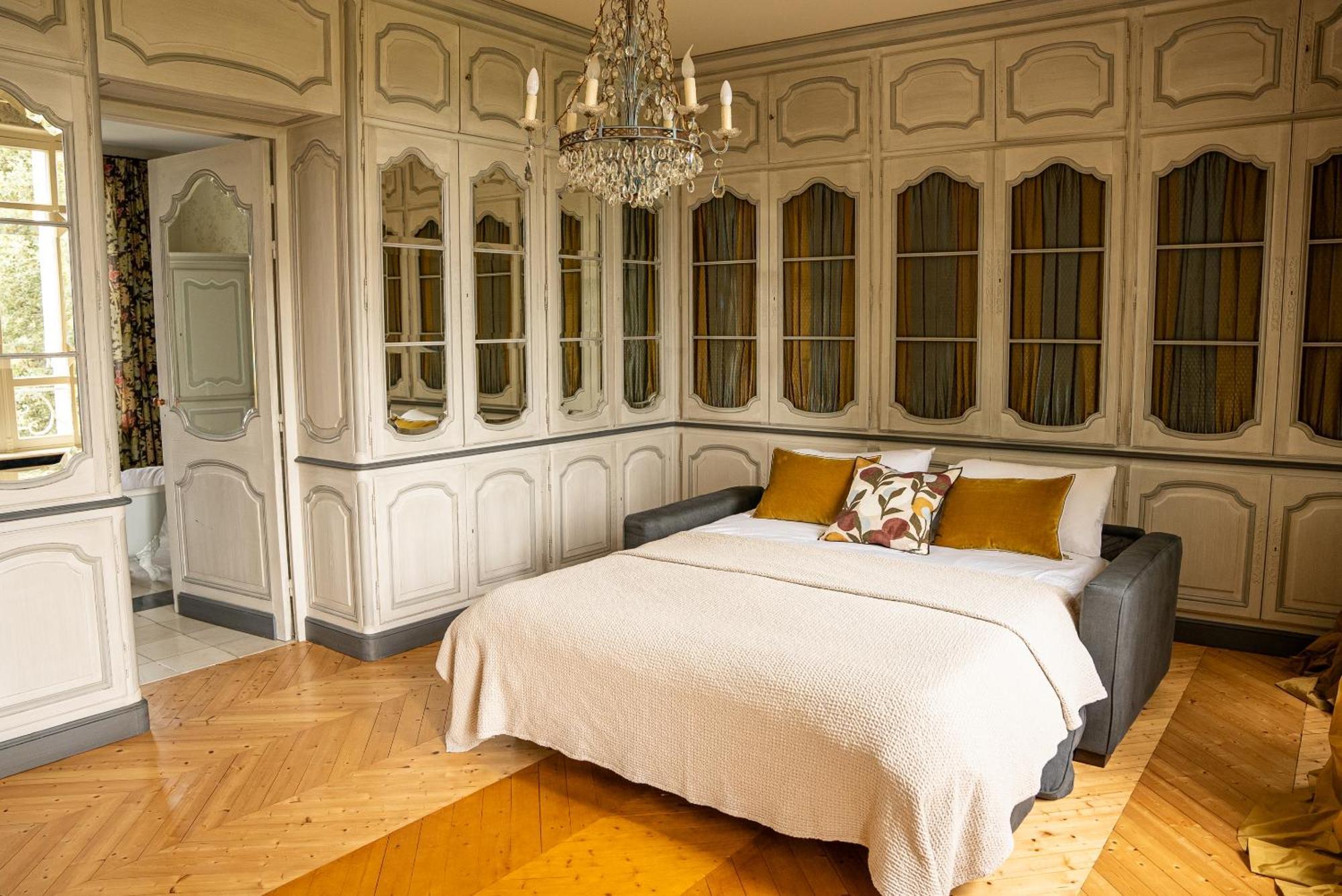 Chateau De Lussac Lussac  Kamer foto
