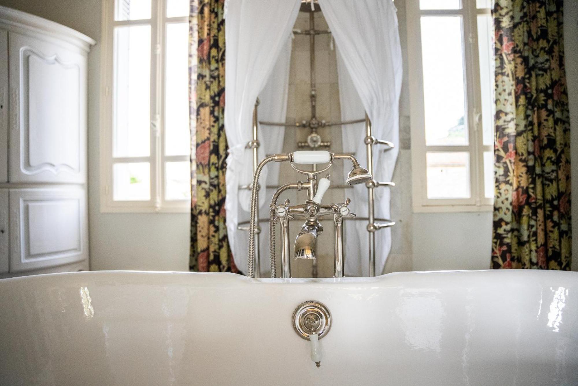 Chateau De Lussac Lussac  Kamer foto