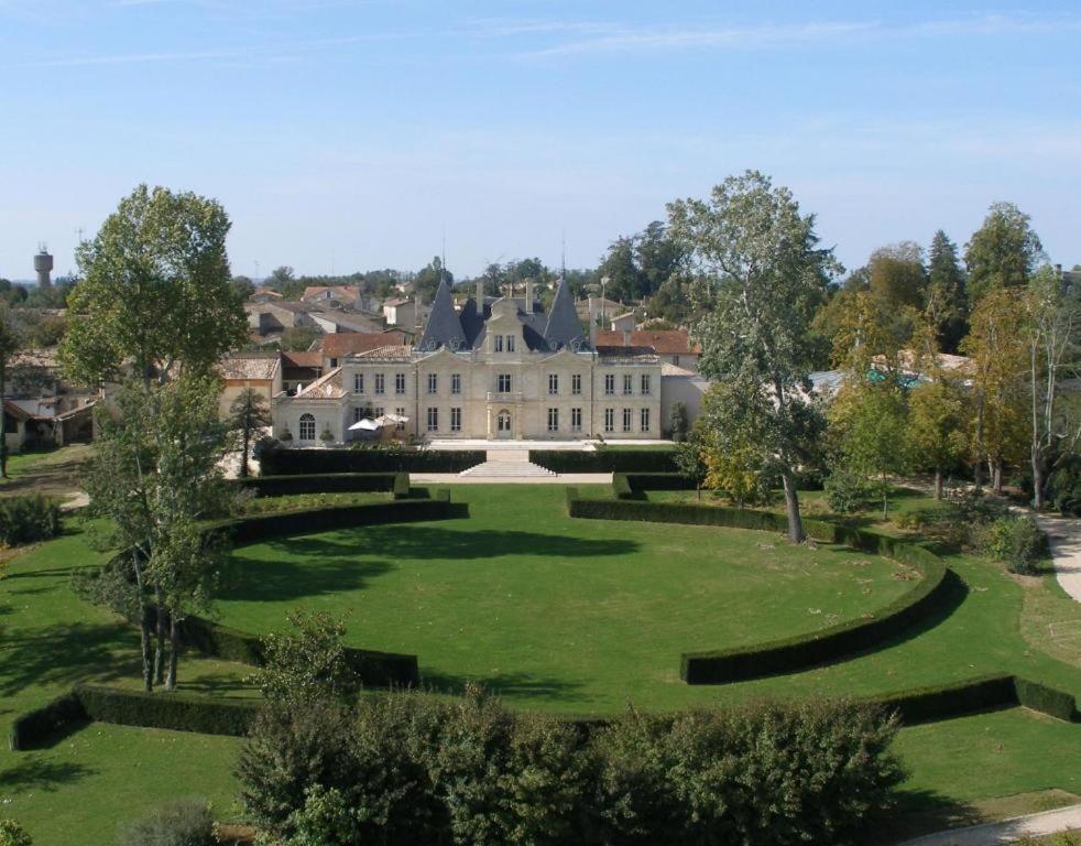 Chateau De Lussac Lussac  Buitenkant foto